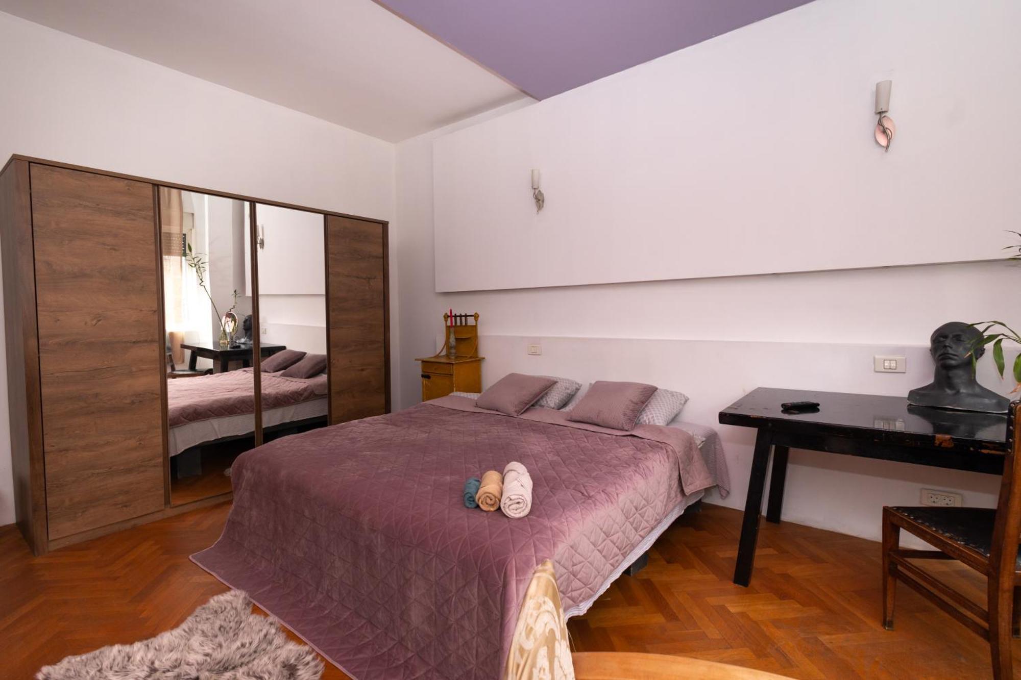Shared Retro Vintage Luxury Apartment Bukares Bagian luar foto