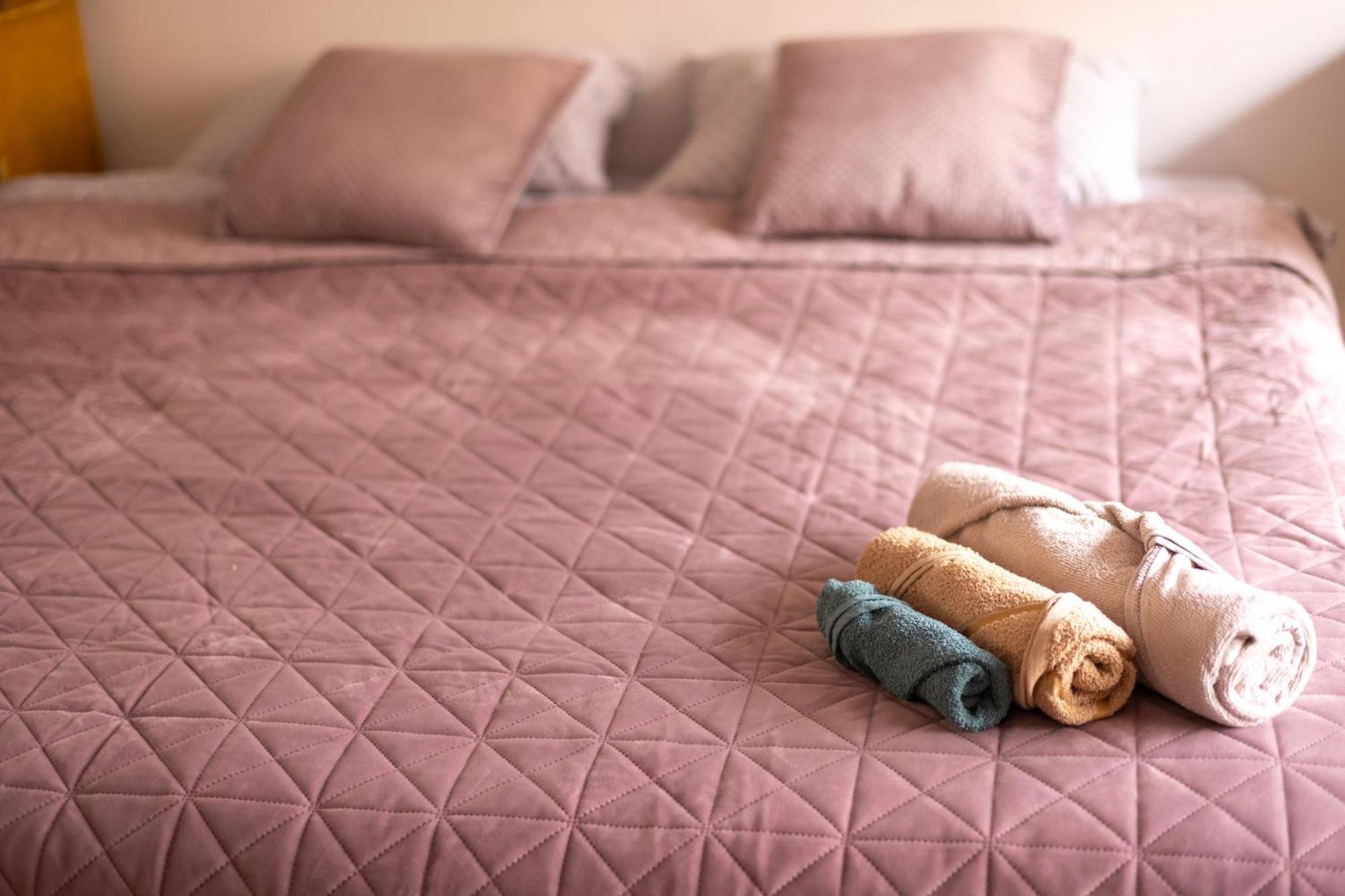 Shared Retro Vintage Luxury Apartment Bukares Bagian luar foto