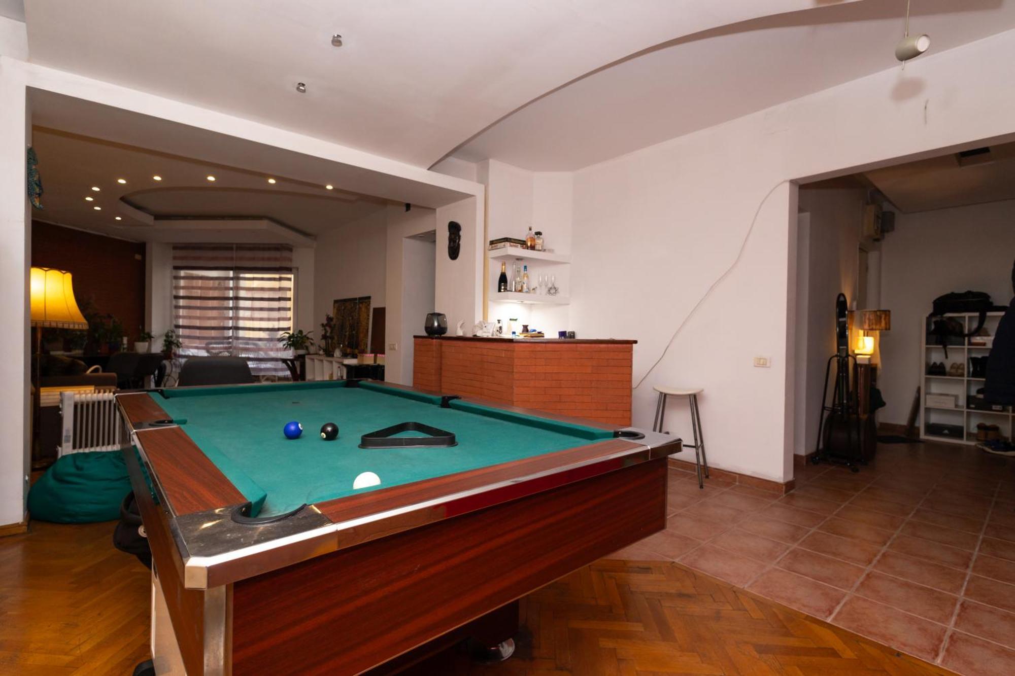 Shared Retro Vintage Luxury Apartment Bukares Bagian luar foto