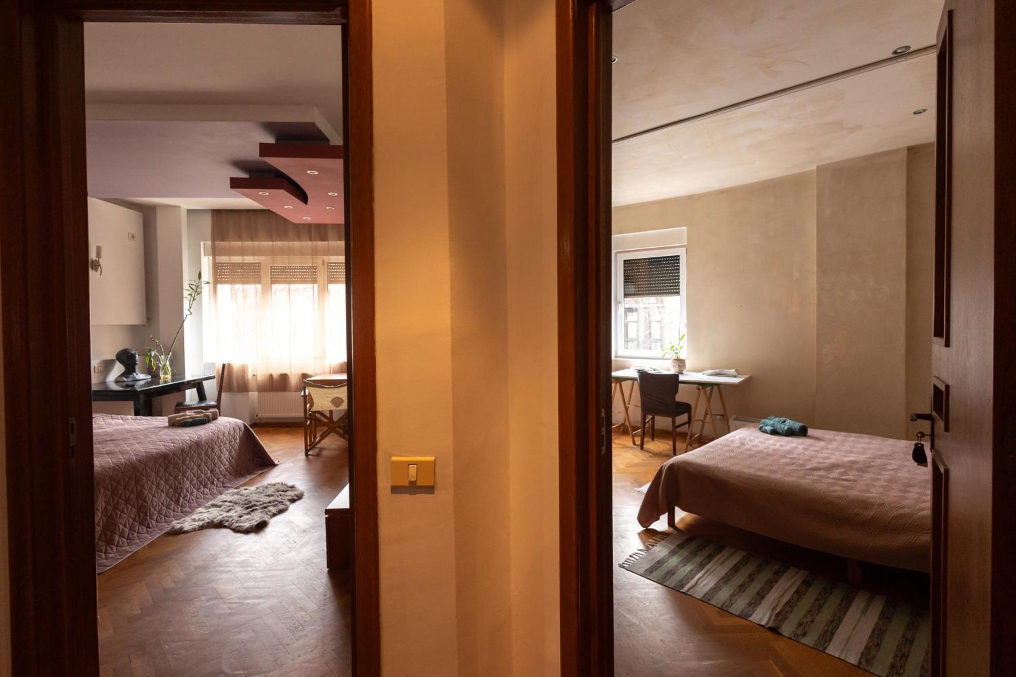 Shared Retro Vintage Luxury Apartment Bukares Bagian luar foto