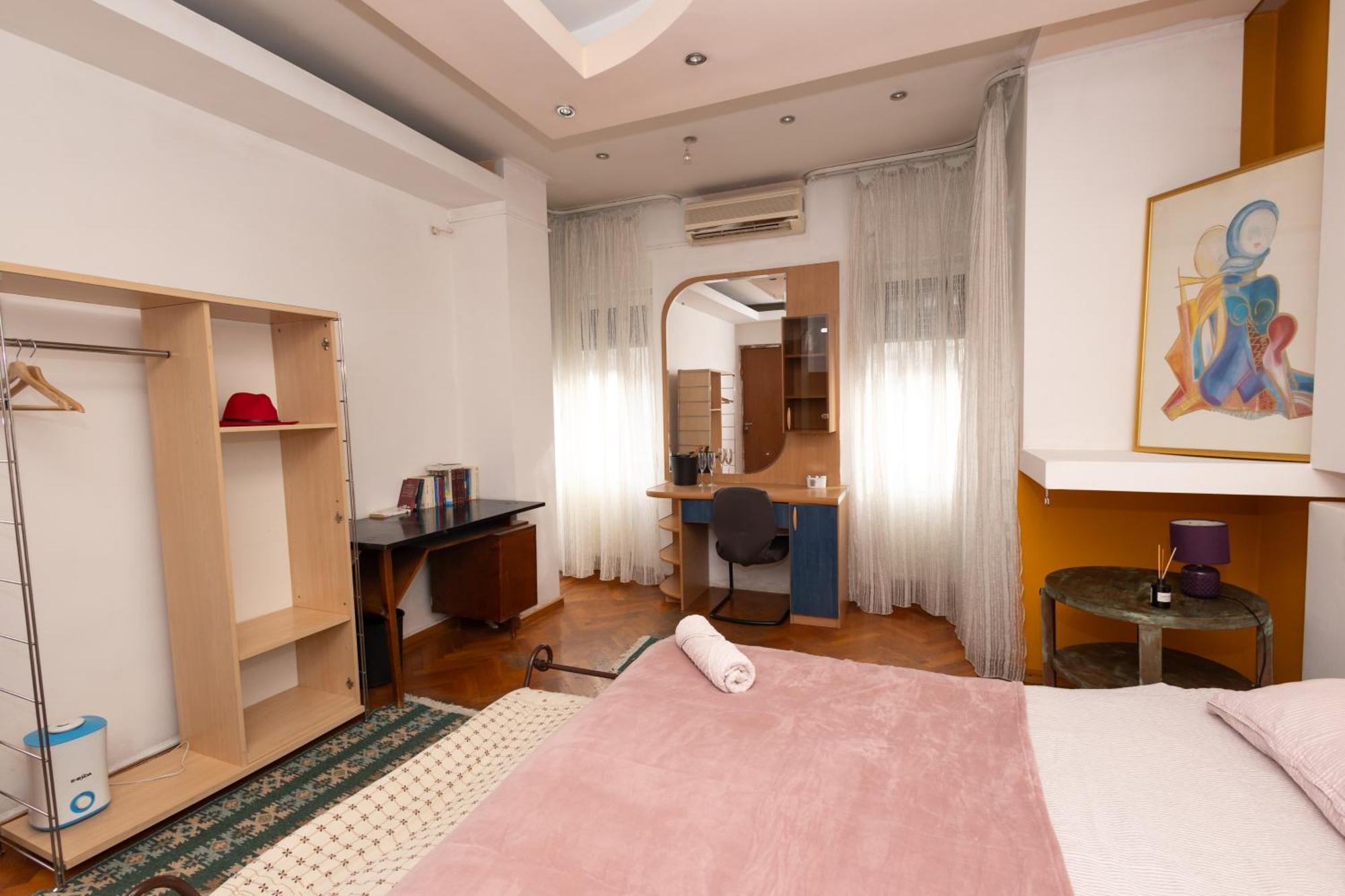Shared Retro Vintage Luxury Apartment Bukares Bagian luar foto