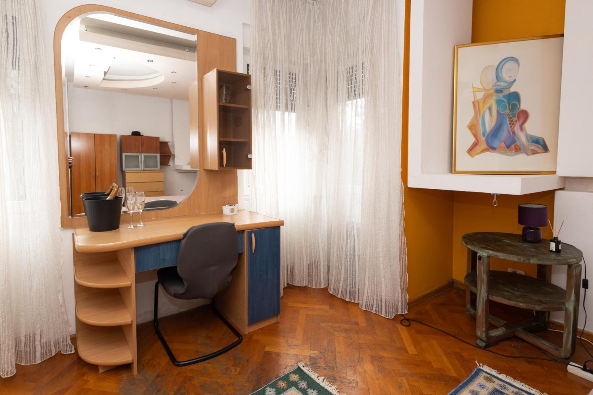 Shared Retro Vintage Luxury Apartment Bukares Bagian luar foto