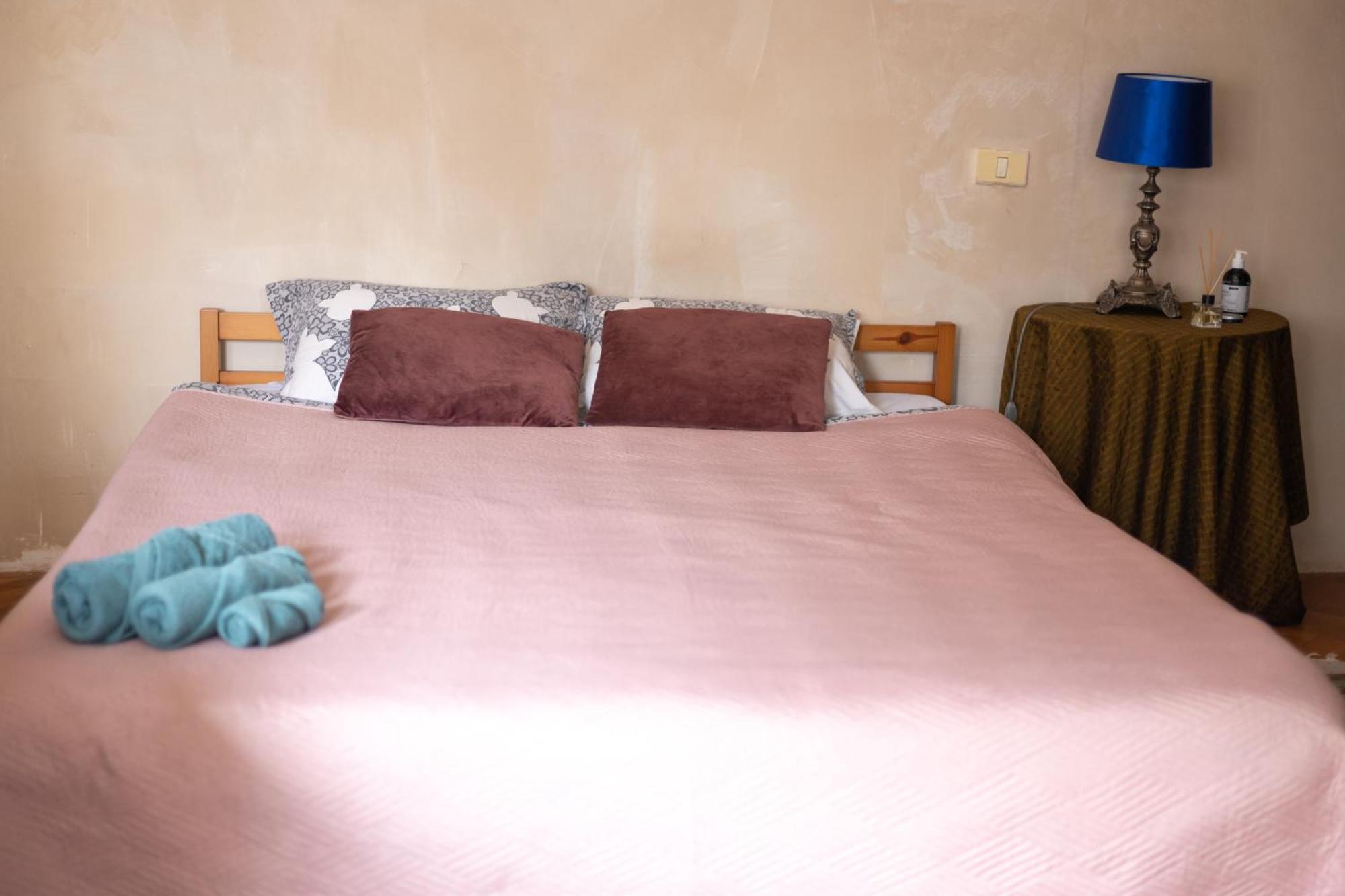 Shared Retro Vintage Luxury Apartment Bukares Bagian luar foto